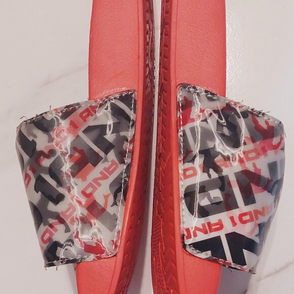 New and 1 Slides - Picture 3 of 4